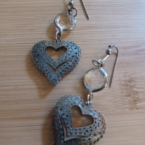 Heart shaped pierced earring - Picture 1 of 2